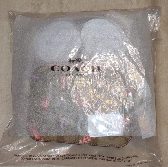 COACH 🇺🇲Mini Camera Bag in Signature Canvas with Candy Print💖 - Picture 12 of 12